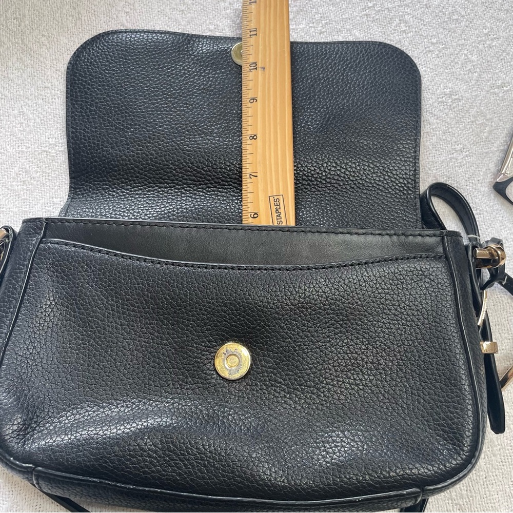Michael Kors Black Leather‎ Crossbody with Gold MK Charm~ Classic Must Have - Picture 10 of 15